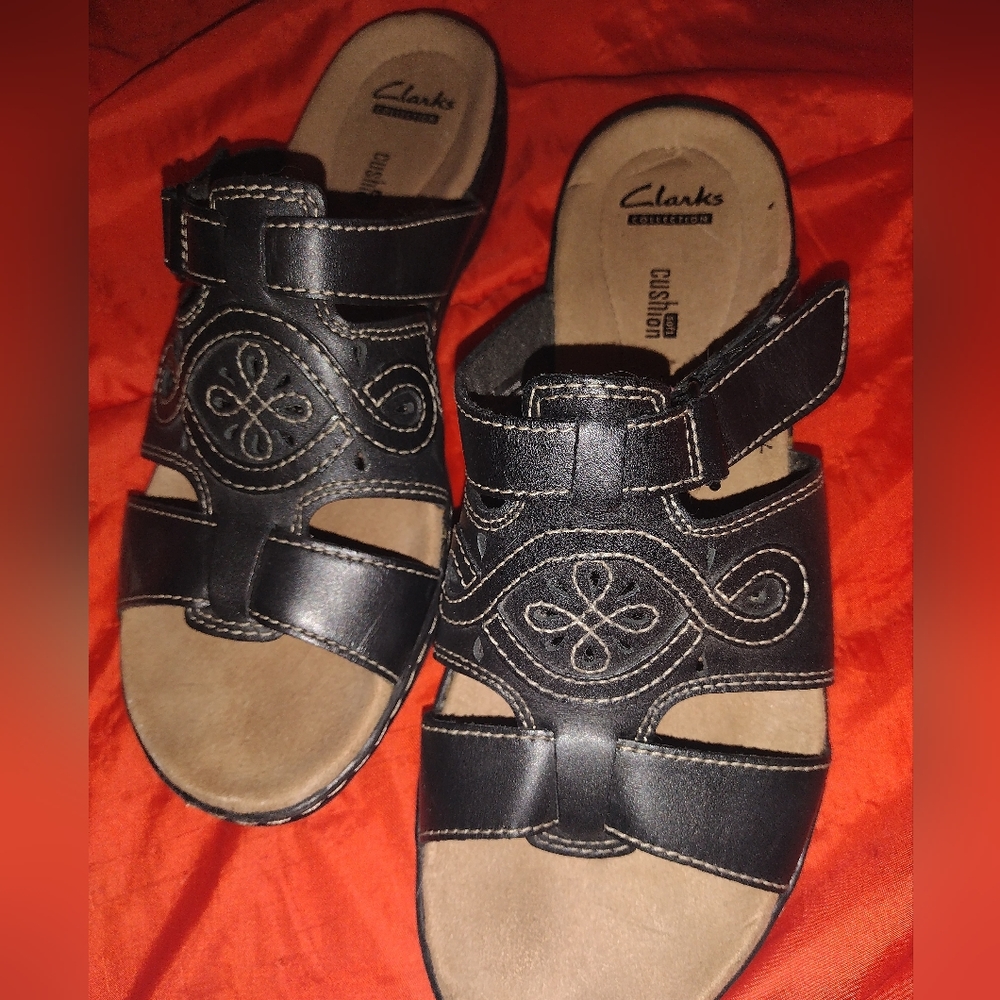 Clarks women's leather sandal size 8.5. New